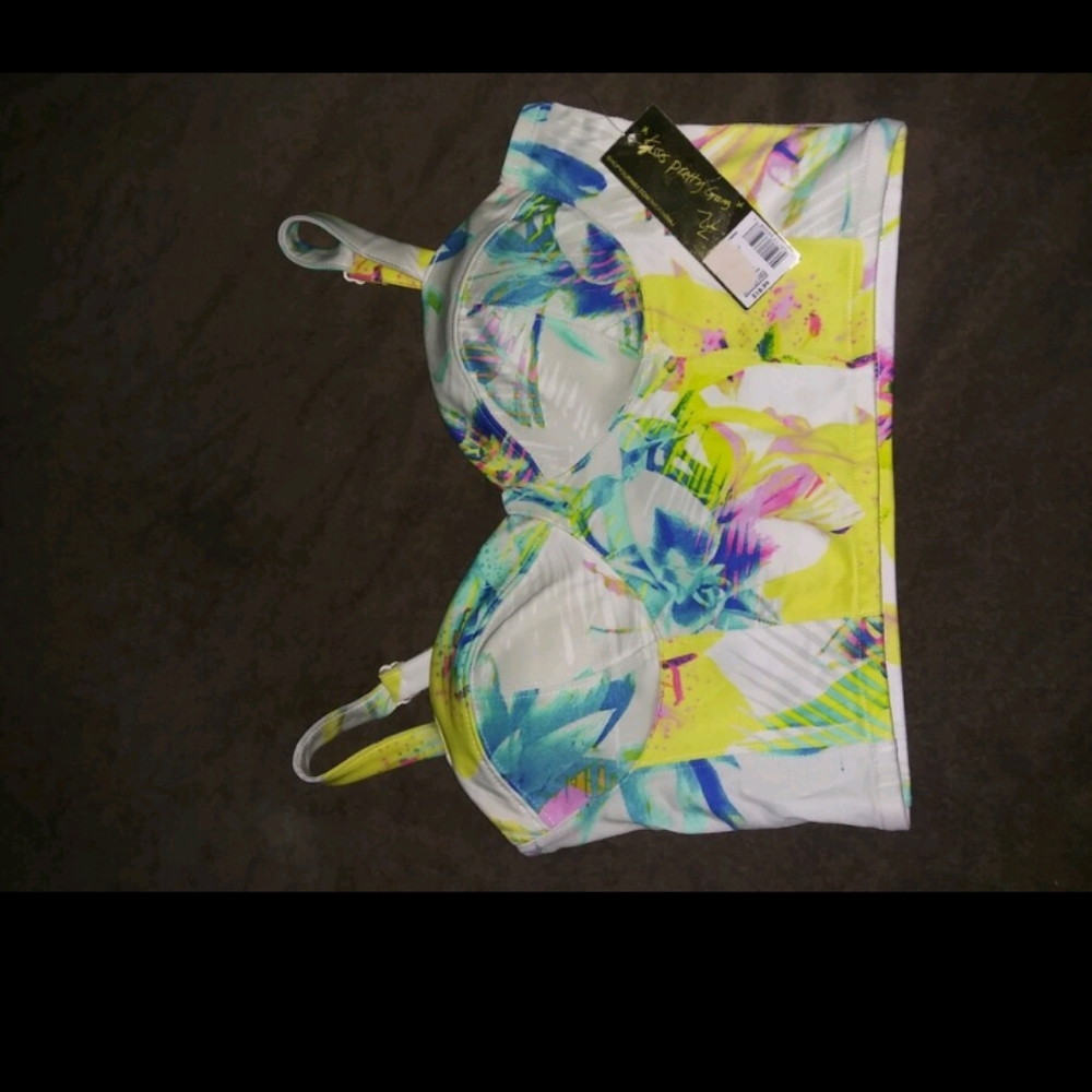 Brand new Nicki Minaj clothing - Picture 11 of 16